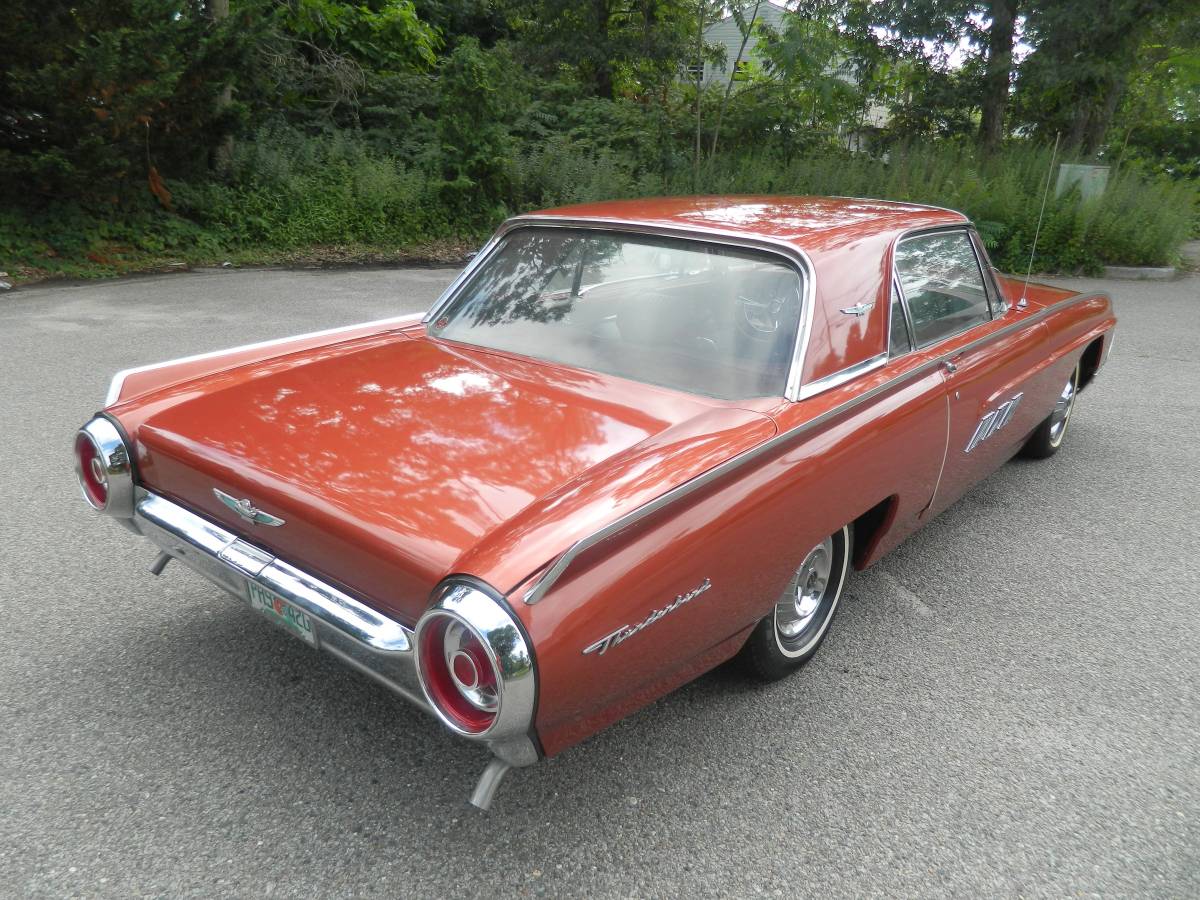 Ford-thunder-bird-1963-red-18