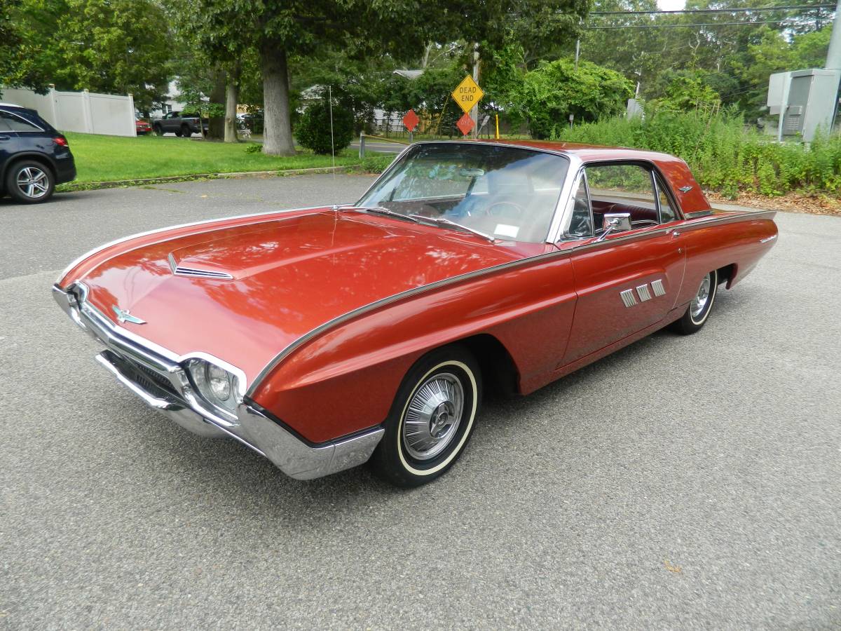 Ford-thunder-bird-1963-red