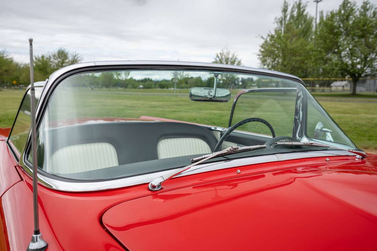 Ford-thunderbird-1955-red-4