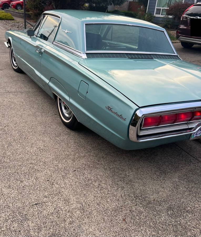Ford-thunderbird-1966-blue-3