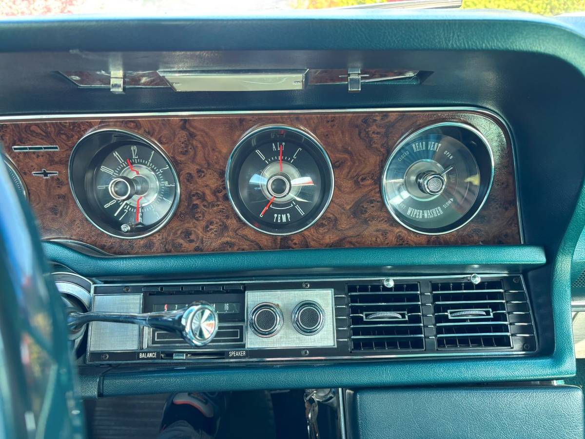 Ford-thunderbird-1968-blue-42