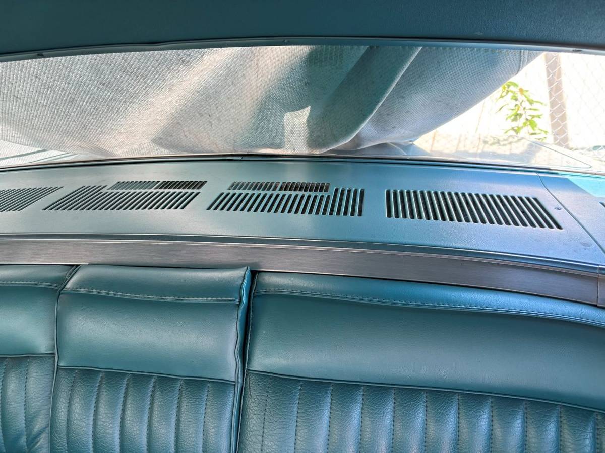 Ford-thunderbird-1968-blue-44