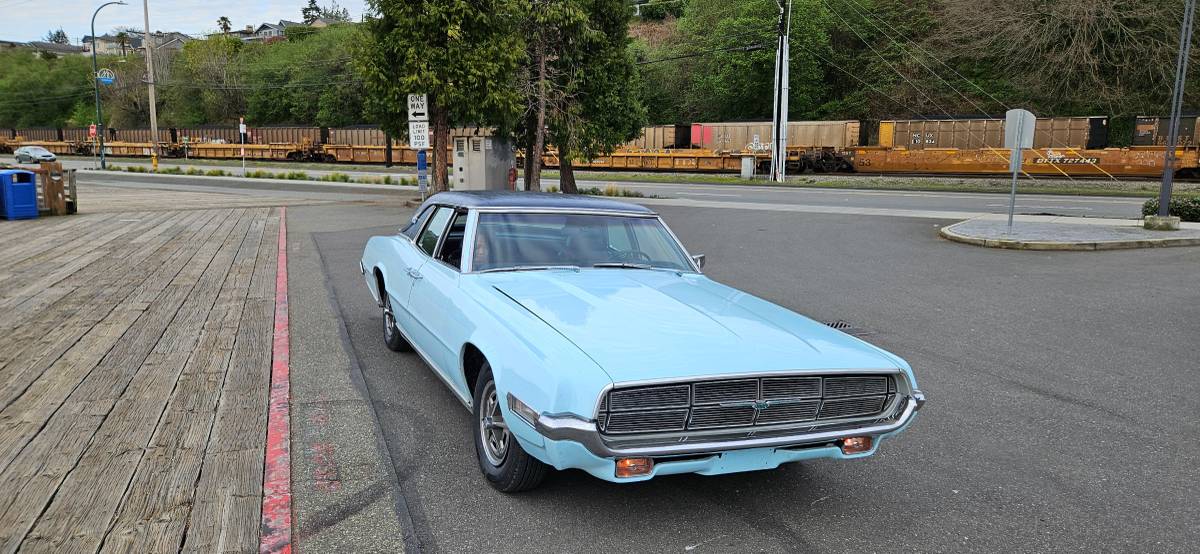 Ford-thunderbird-1969-blue-16