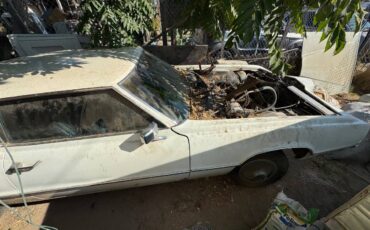 Ford-thunderbird-1970-white-4