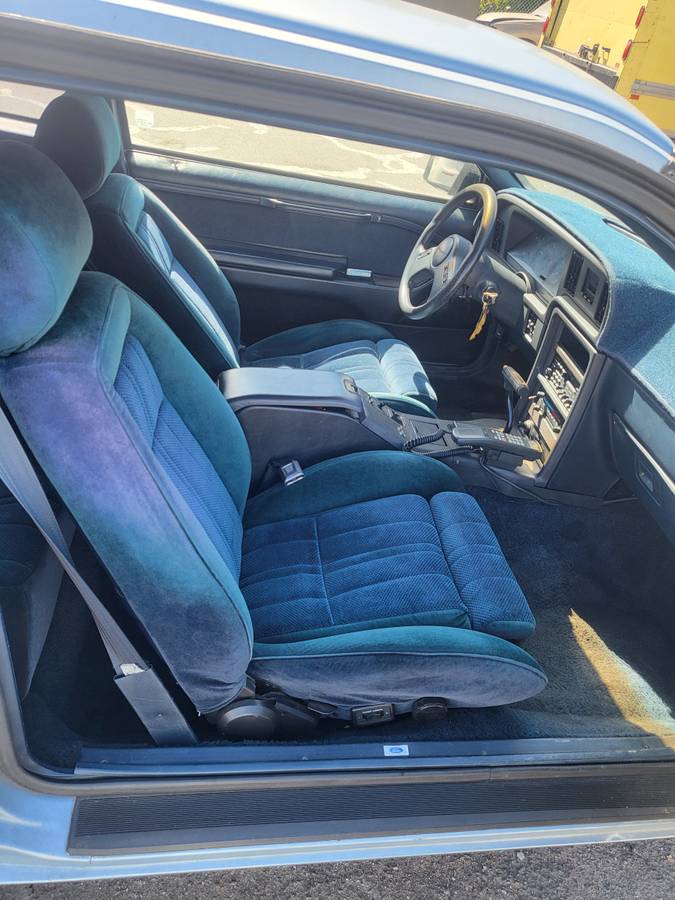 Ford-thunderbird-1987-blue-11