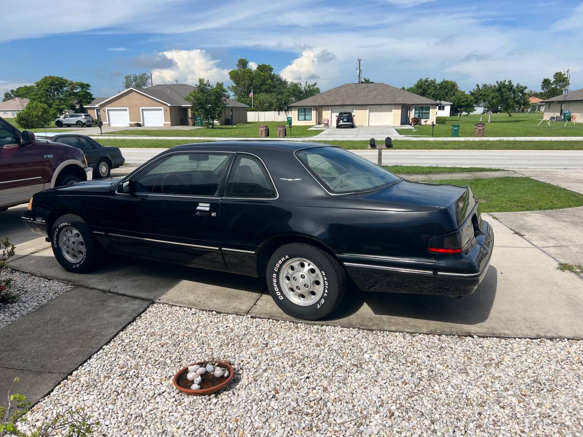 Ford-thunderbird-1988-black-3