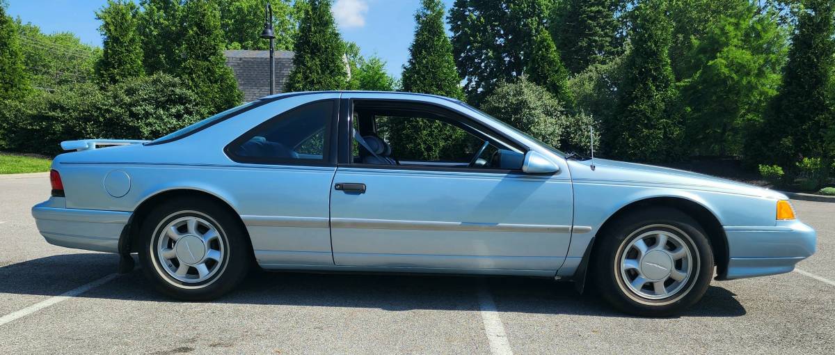 Ford-thunderbird-1993-blue-16