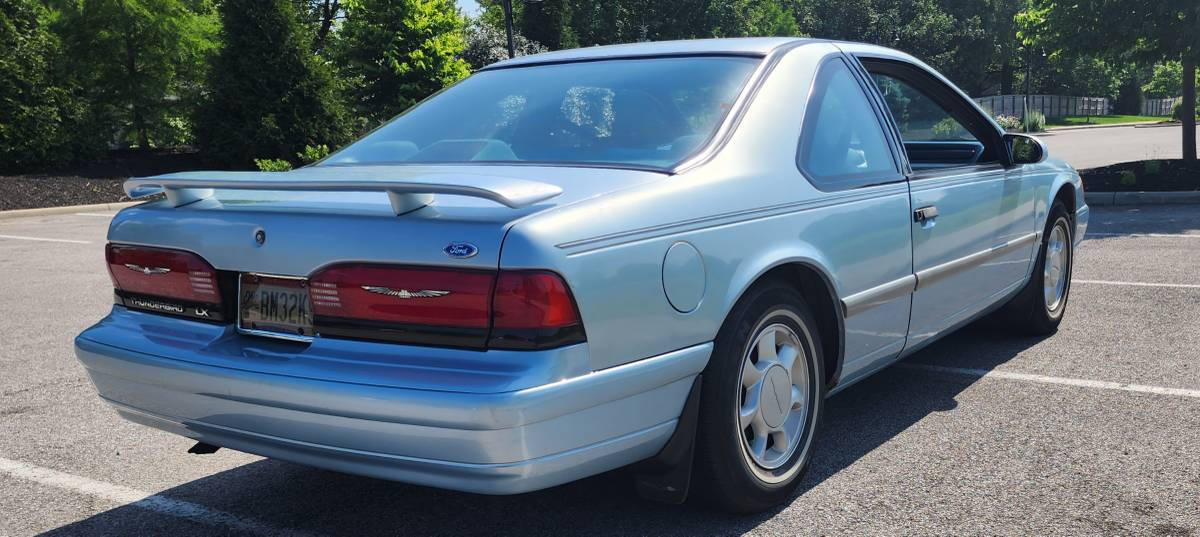Ford-thunderbird-1993-blue-17