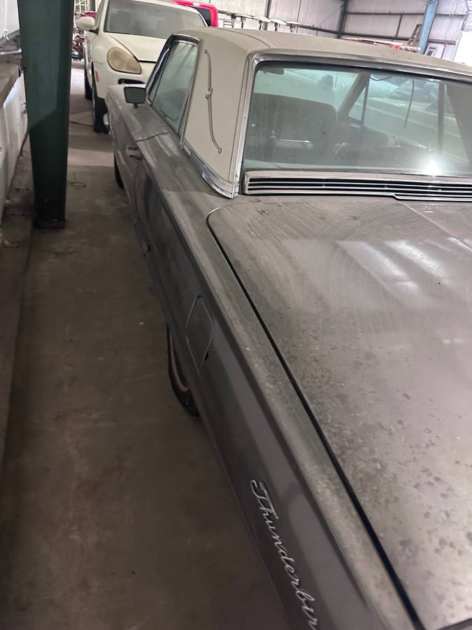 Ford-thunderbird-coupe-1965-grey-4