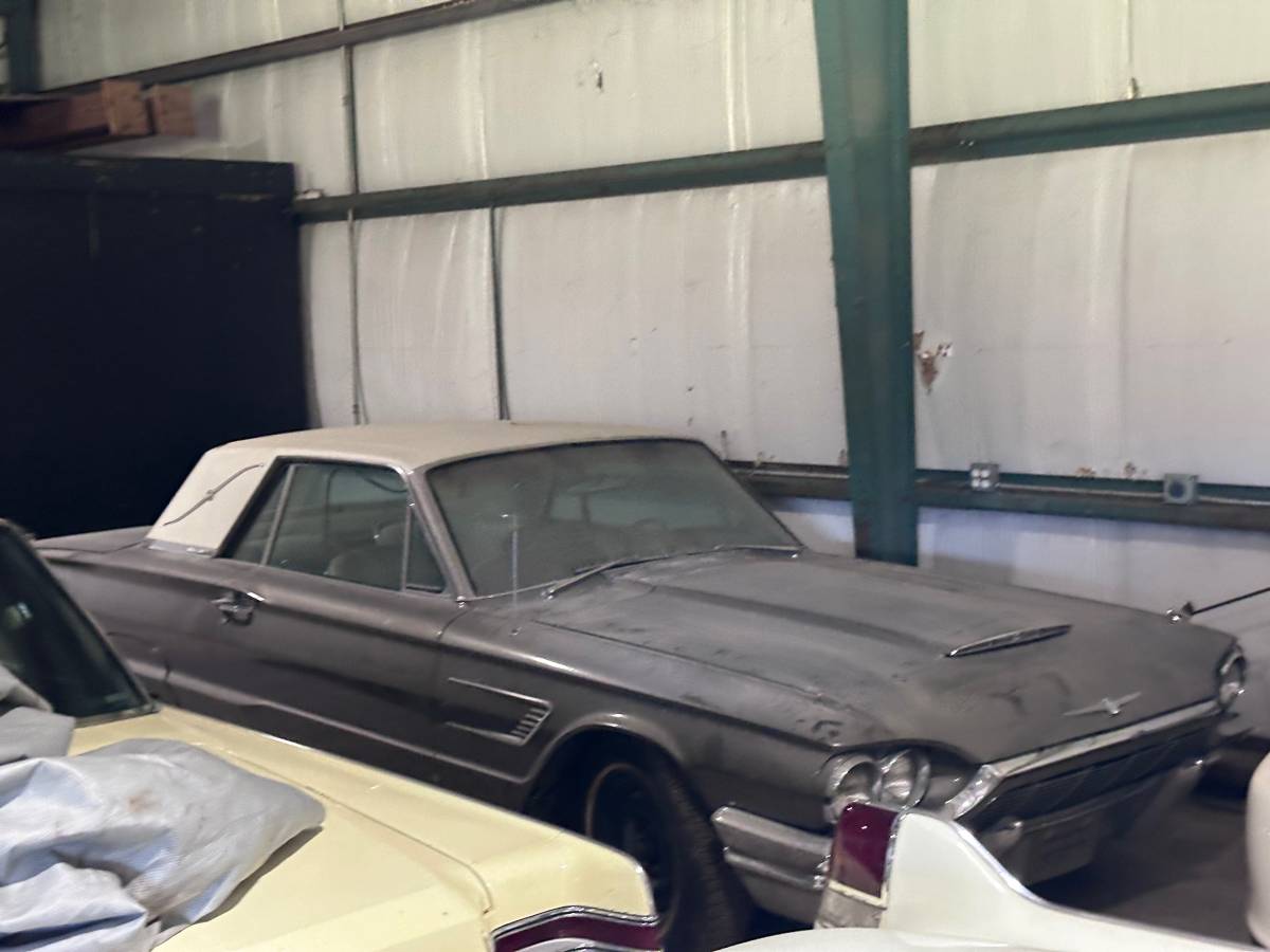 Ford-thunderbird-coupe-1965-grey-7