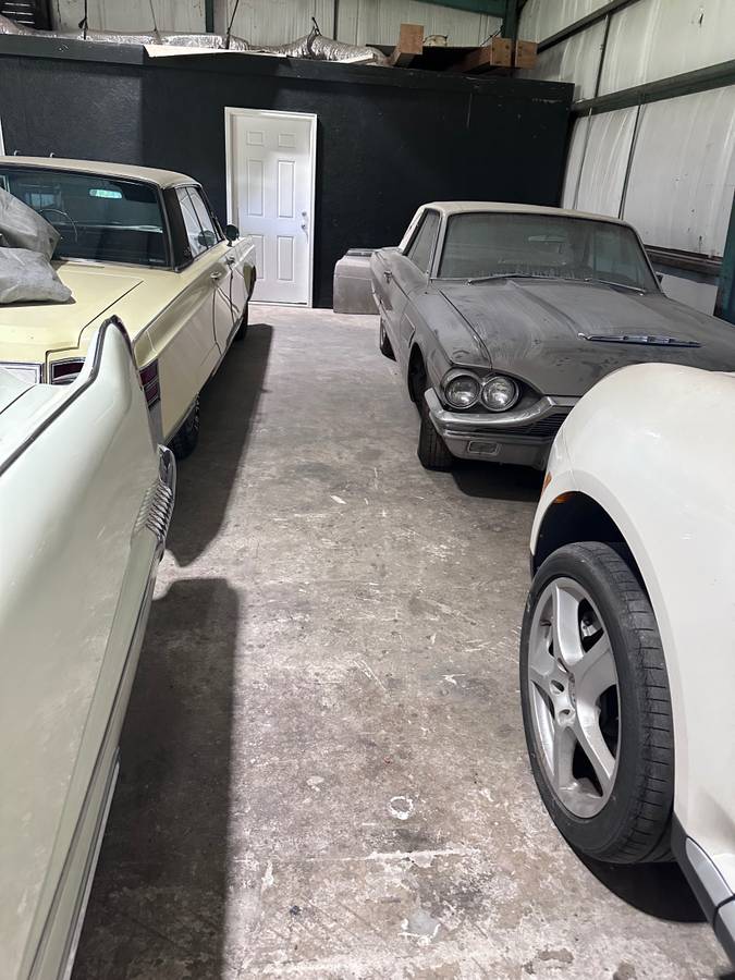 Ford-thunderbird-coupe-1965-grey