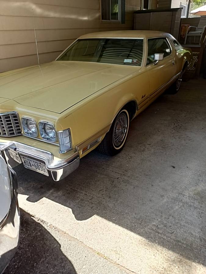 Ford-thunderbird-coupe-1974-yellow-1