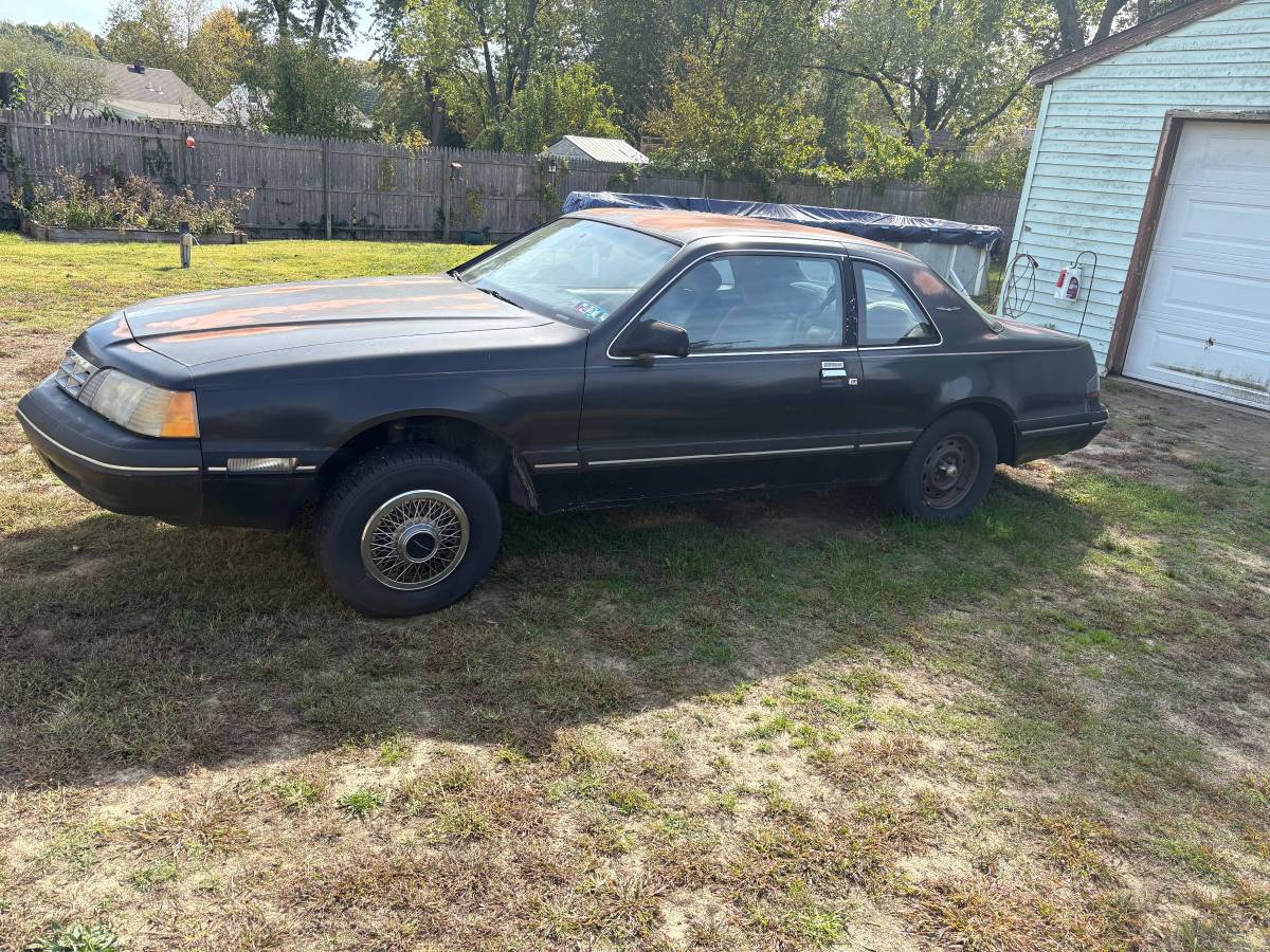 Ford-thunderbird-coupe-1988-black