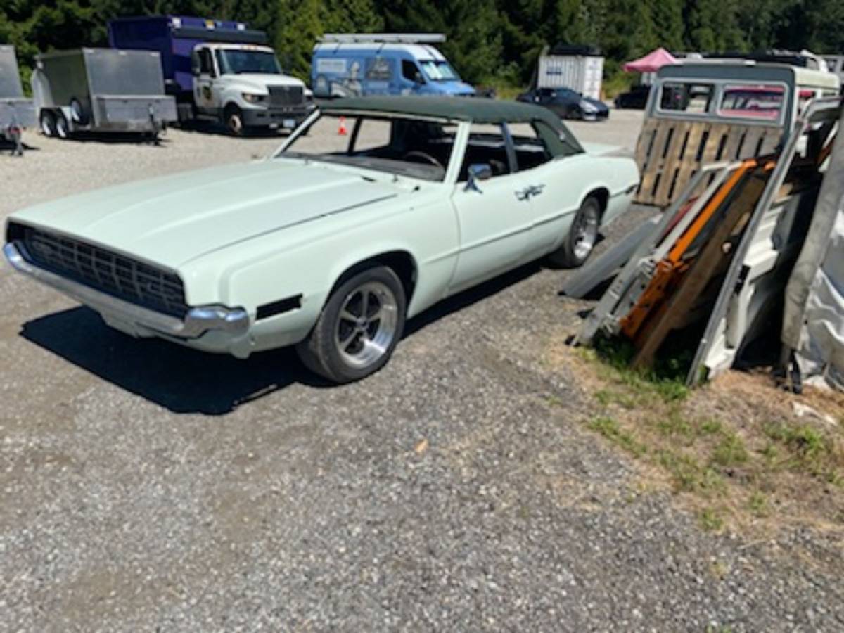 Ford-thunderbird-landau-1968-custom-9