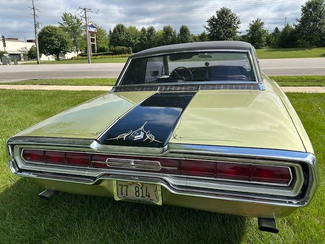 Ford-thunderbird-landua-town-coupe-1966-green-1