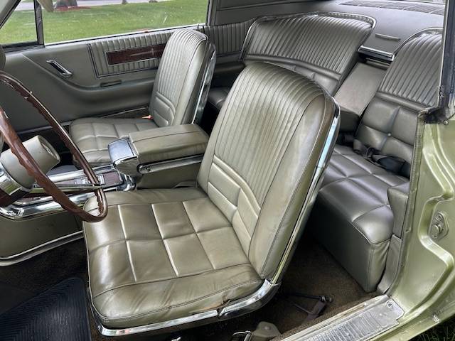 Ford-thunderbird-landua-town-coupe-1966-green-3