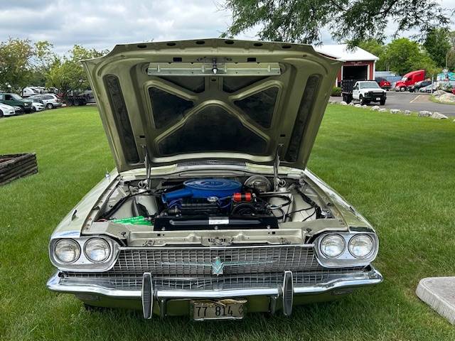 Ford-thunderbird-landua-town-coupe-1966-green-5