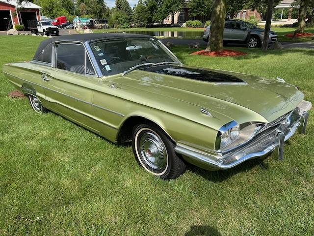 Ford-thunderbird-landua-town-coupe-1966-green