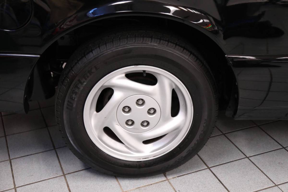 Ford-thunderbird-lx-2dr-coupe-1996-black-19