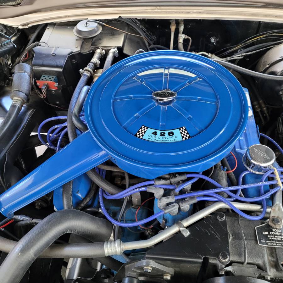 Ford-thunderbird-tudor-landau-1967-custom-2