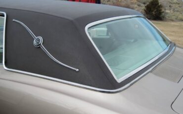 Ford-thunderbird-tudor-landau-1967-custom-21