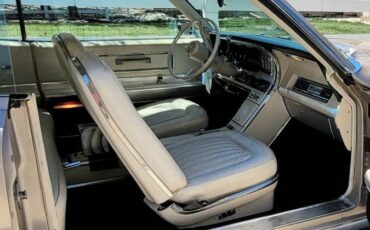 Ford-thunderbird-tudor-landau-1967-custom