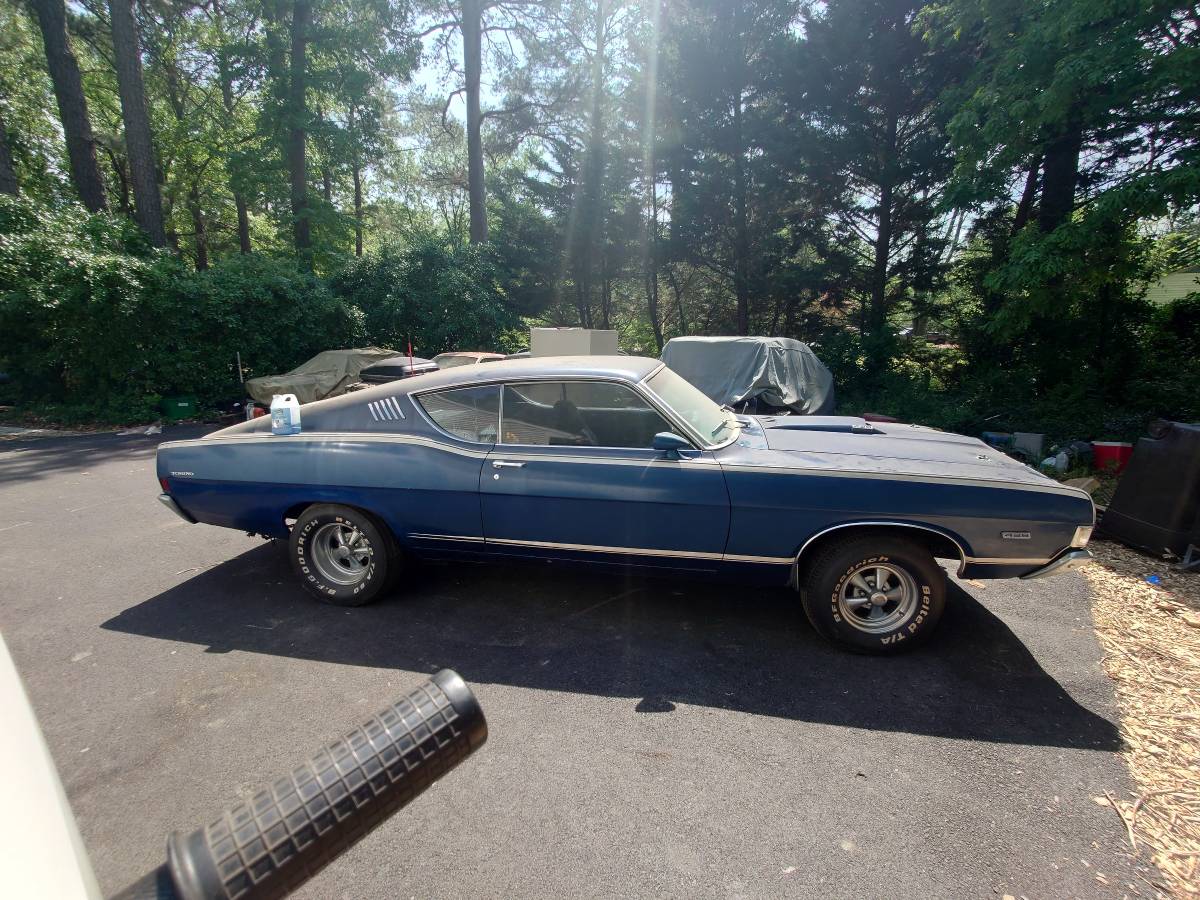 Ford-torino-gt-1968-blue