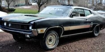 Ford-torino-gt-1970-black-3