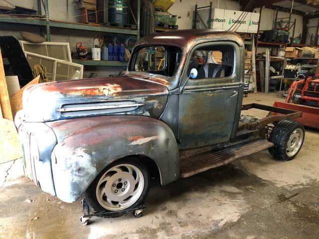 Ford-truck-1942-1