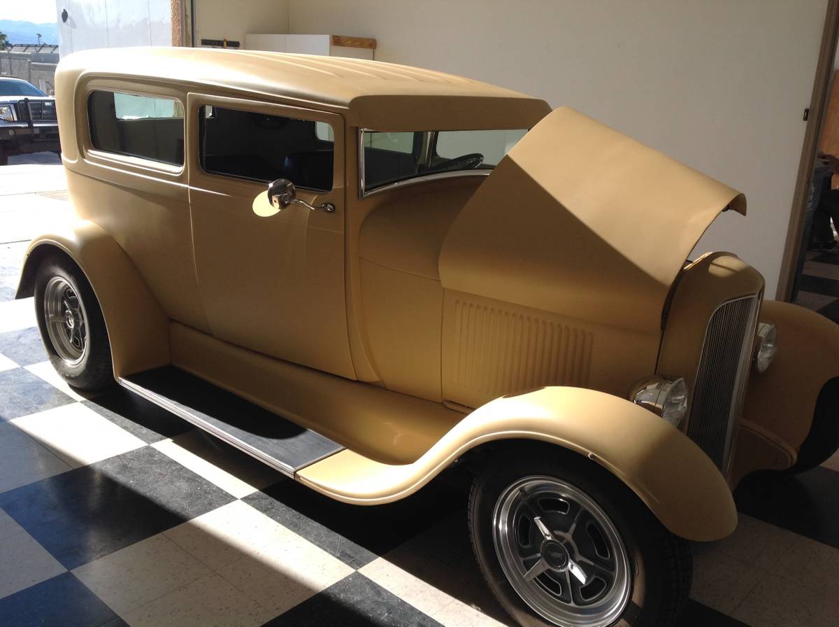 Ford-tudor-1929-yellow-5