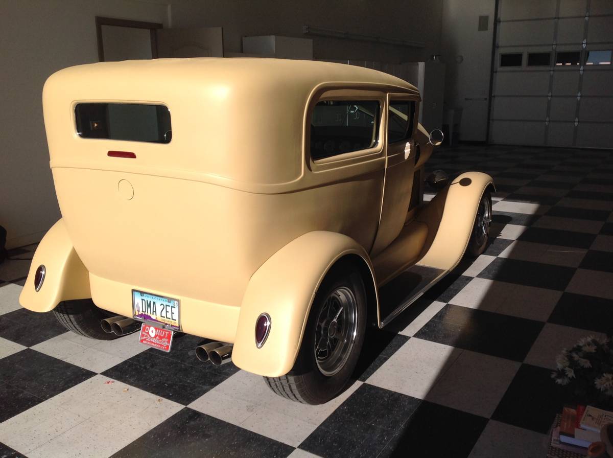 Ford-tudor-1929-yellow-7