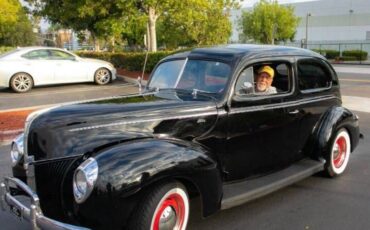 Ford-tudor-1940-black