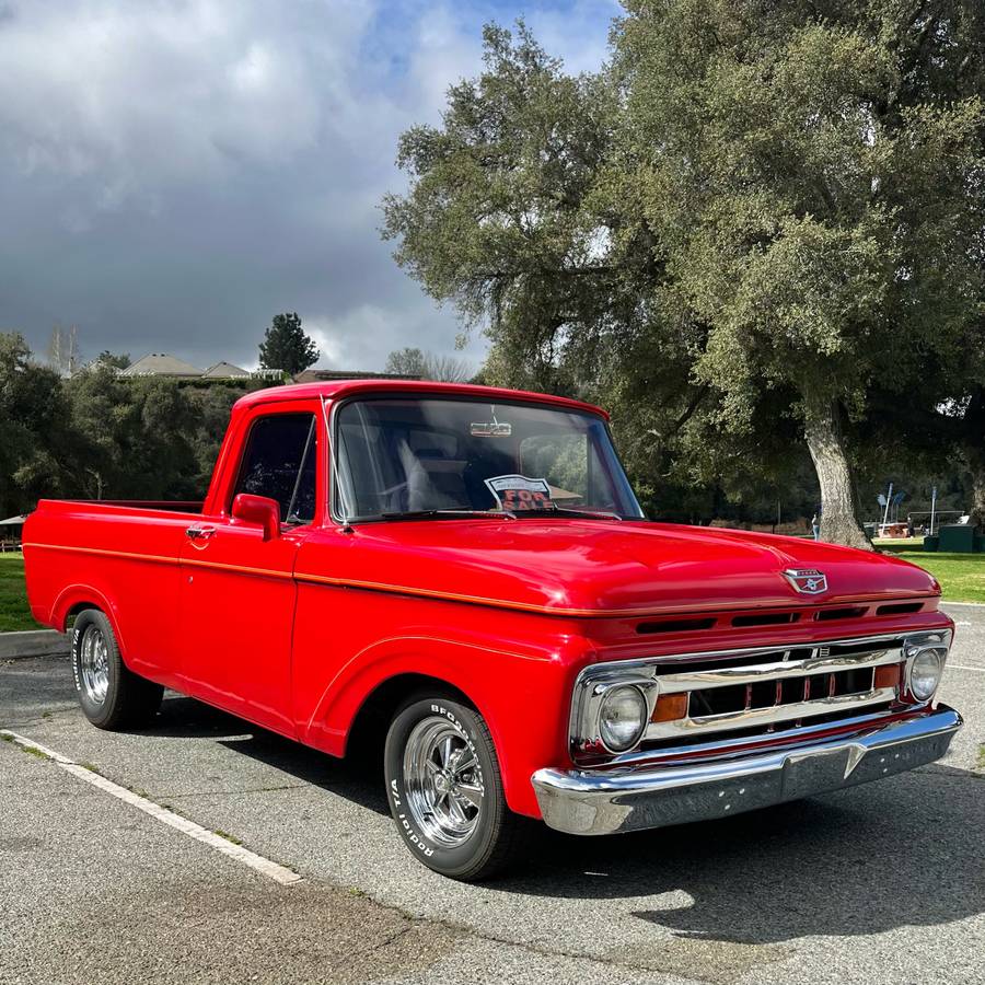 Ford-unibody-1961-red-1