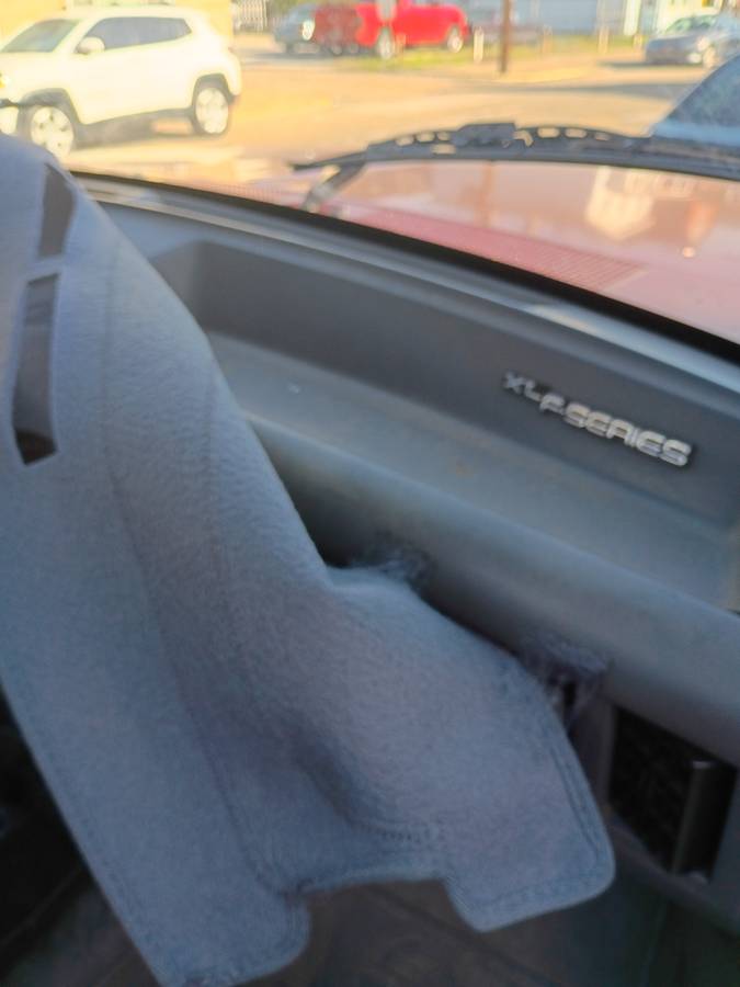 Ford-utility-1990-red-11