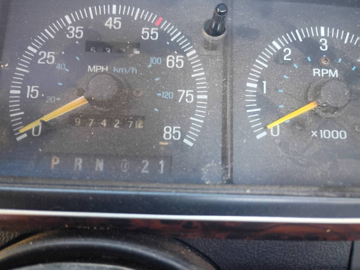 Ford-utility-1990-red-18