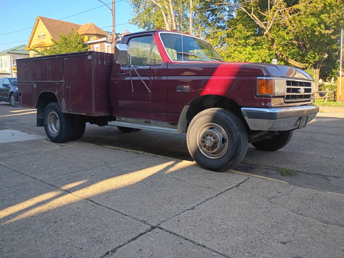 Ford-utility-1990-red-20