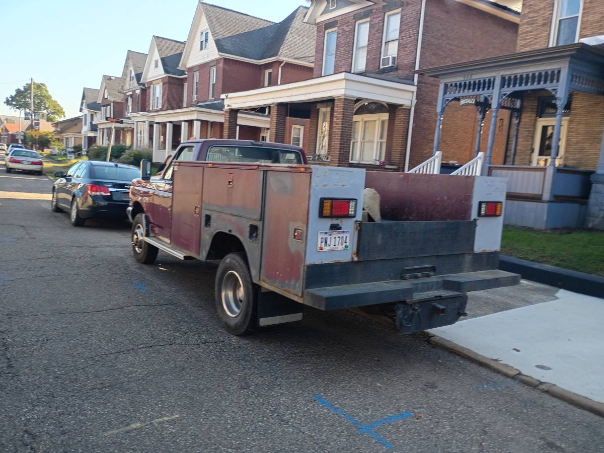 Ford-utility-1990-red-22