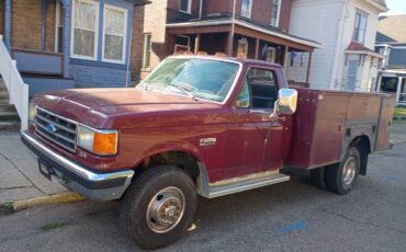 Ford-utility-1990-red
