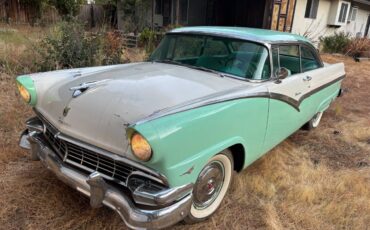 Ford-victoria-1956-custom-27