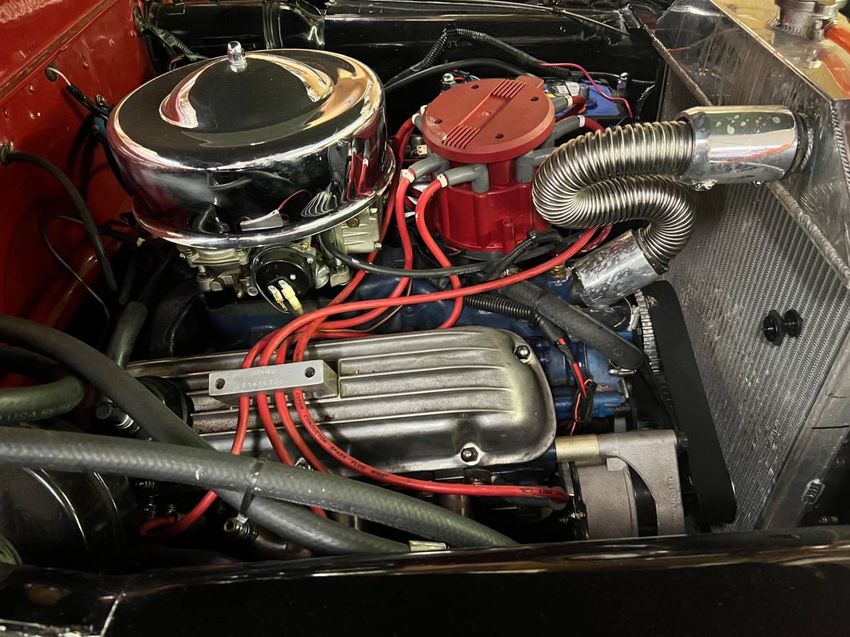 Ford-victoria-custom-shoebox-1951-red-7