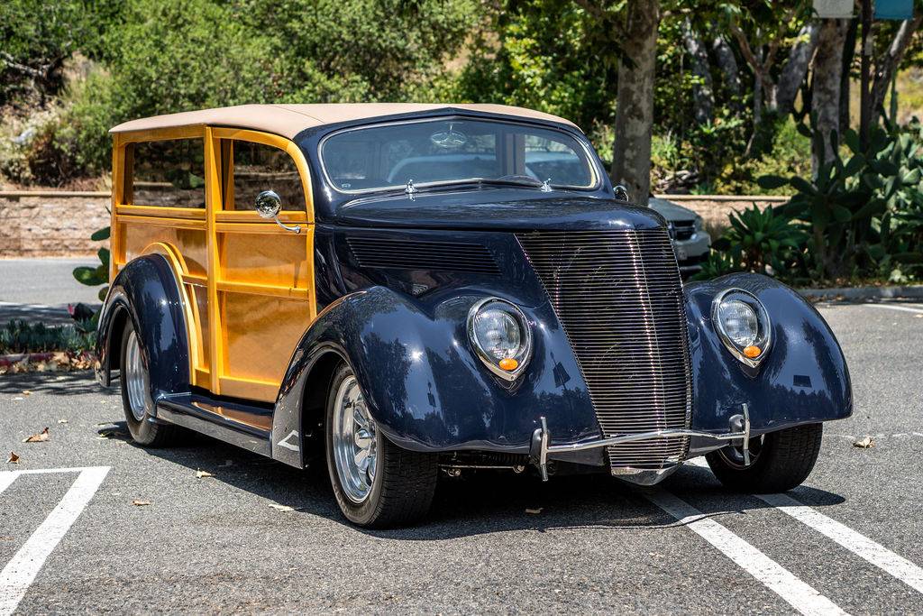 Ford-woody-wagon-1937-3