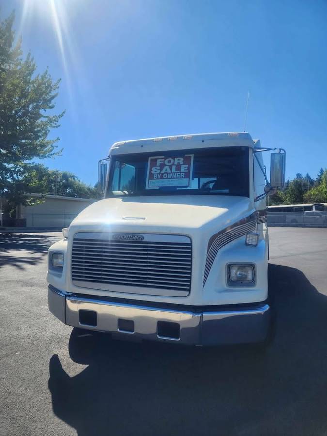Freightliner-cascadia-125quot-sleeper-cab-diesel-1994-custom-1