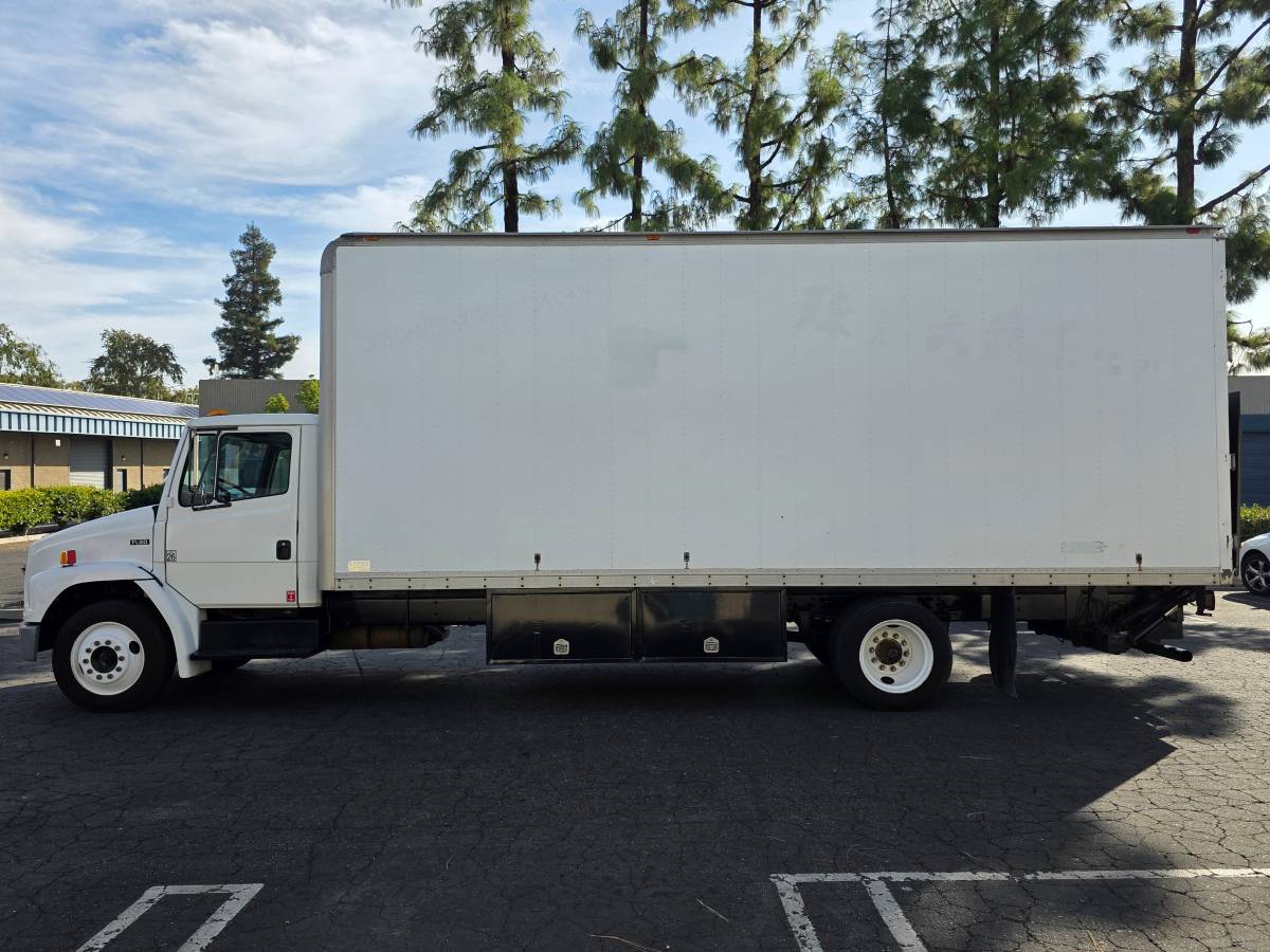 Freightliner-fl60-diesel-1992-white-13
