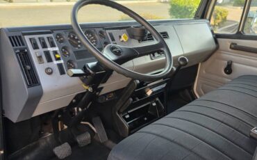 Freightliner-fl60-diesel-1992-white-16