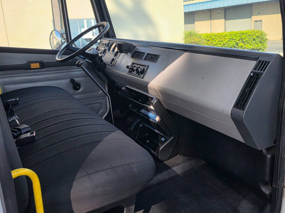 Freightliner-fl60-diesel-1992-white-18