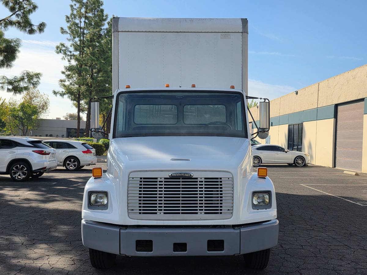 Freightliner-fl60-diesel-1992-white-3