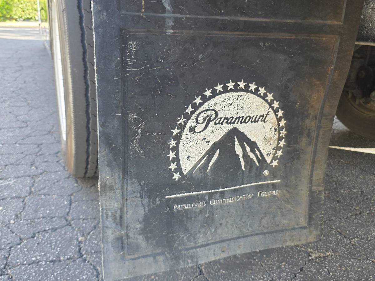 Freightliner-fl60-diesel-1992-white-4