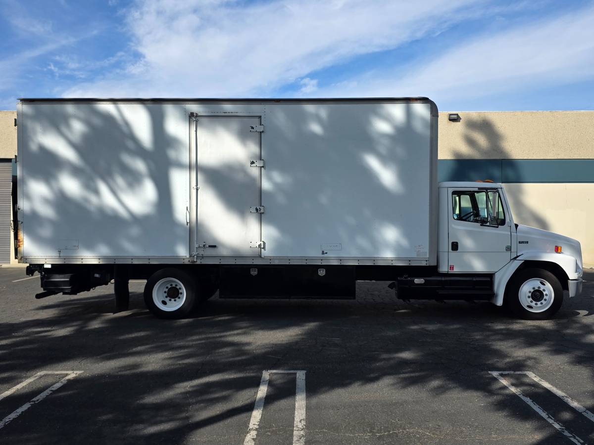 Freightliner-fl60-diesel-1992-white-7