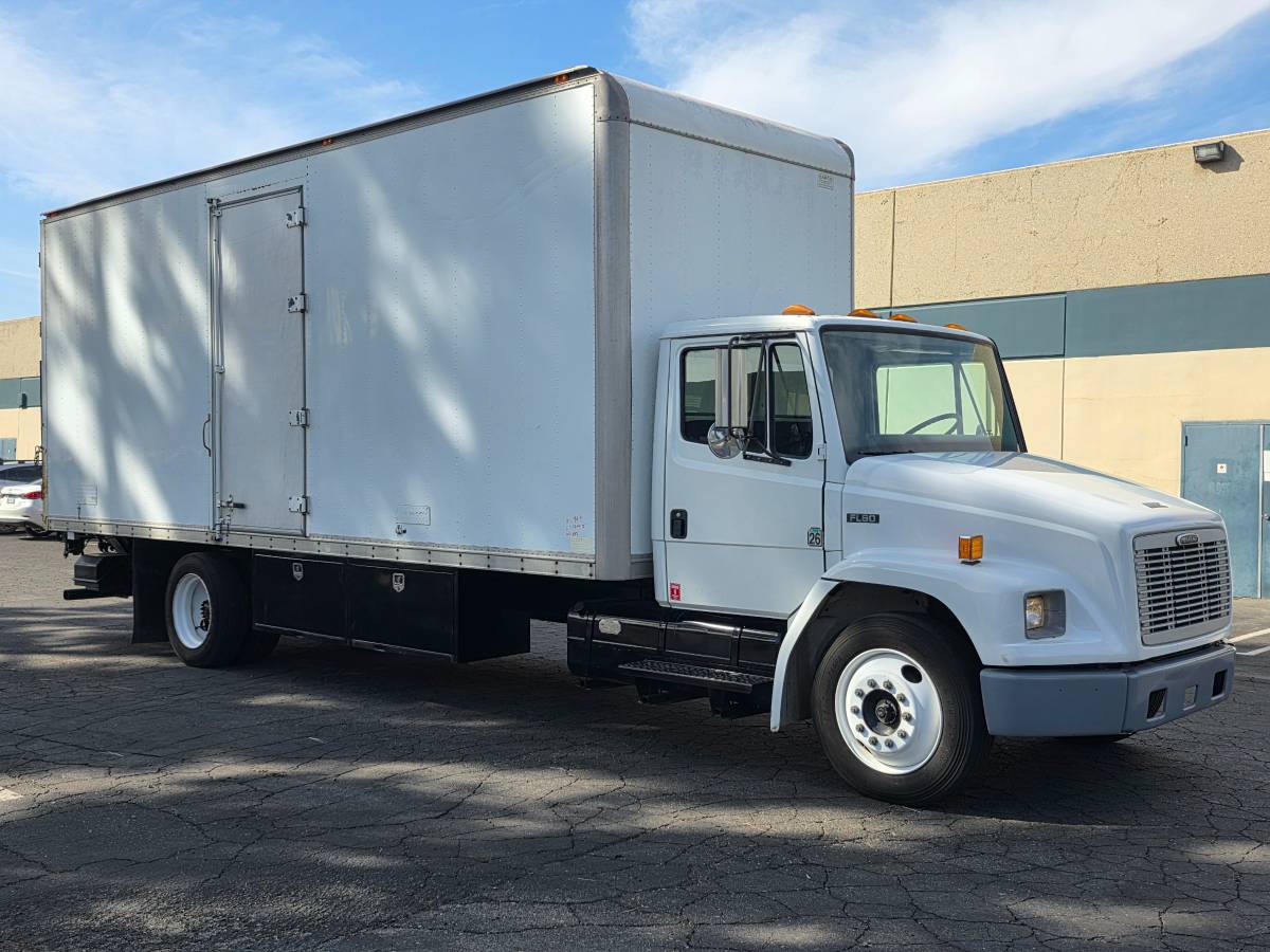 Freightliner-fl60-diesel-1992-white