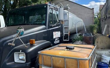 Frieghtliner-diesel-1991-black-1